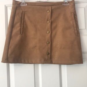 Ivy & Leo tan skirt M